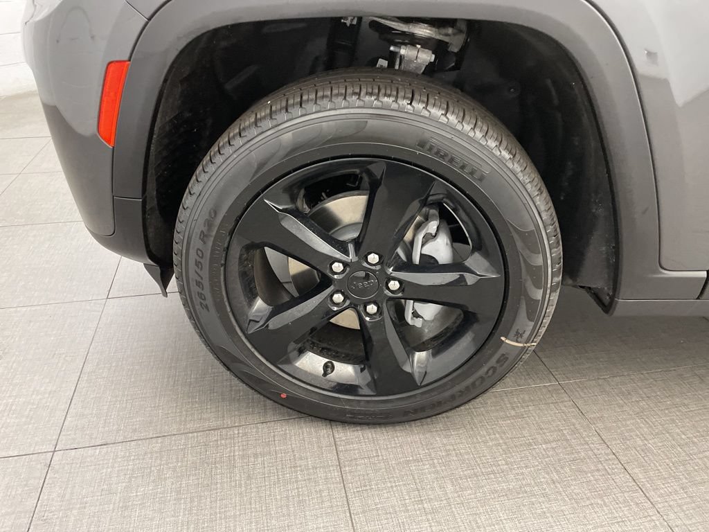 New 2026 Jeep Grand Cherokee Limited w/ Limited Altitude Package AWD/4WD image 8