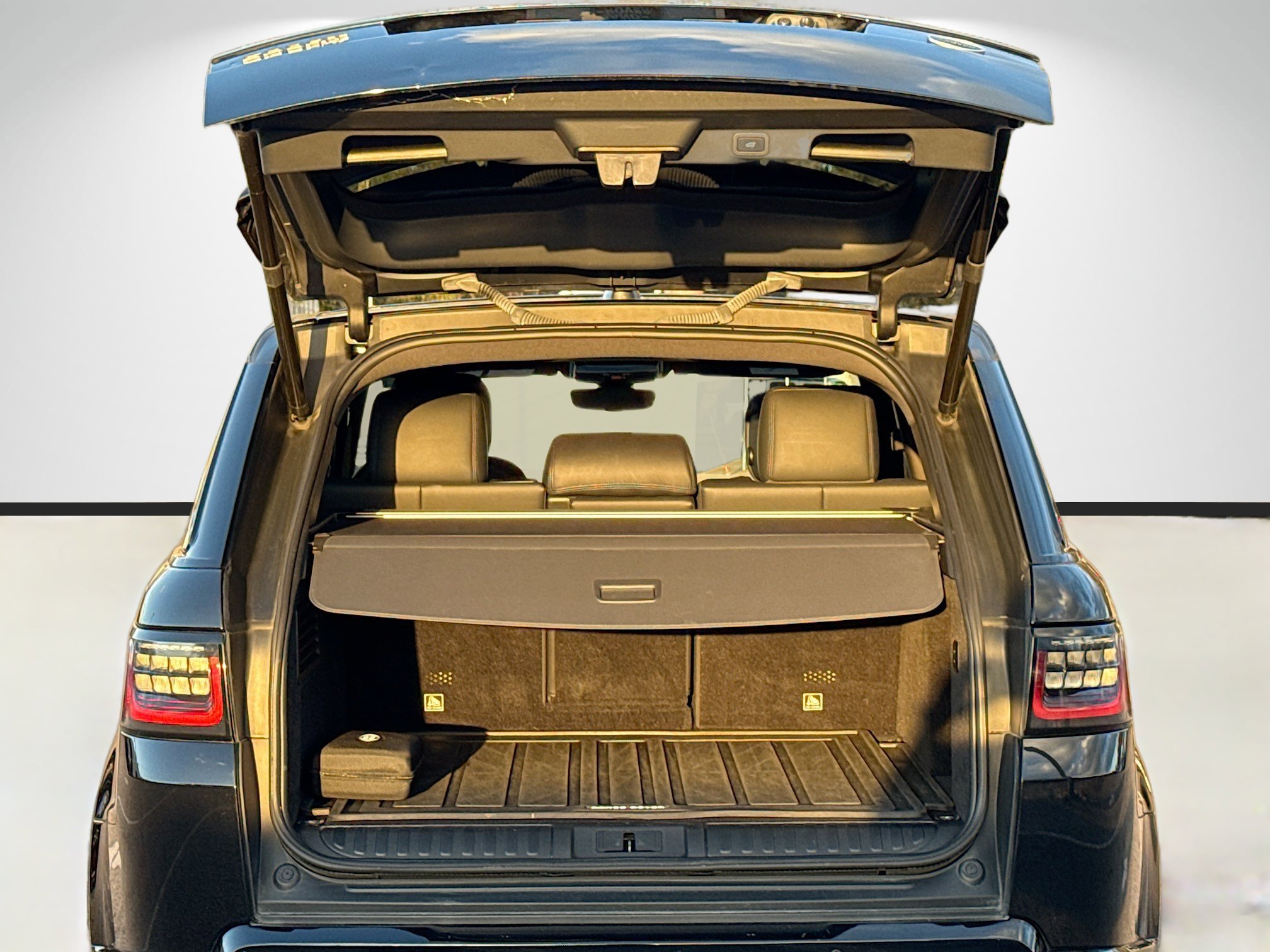 Used 2022 Land Rover Range Rover Sport HSE Silver Edition image 11