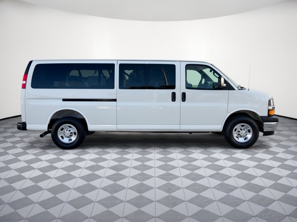 Certified 2025 Chevrolet Express 3500 LT w/ LT Preferred Equipment Group RWD image 8
