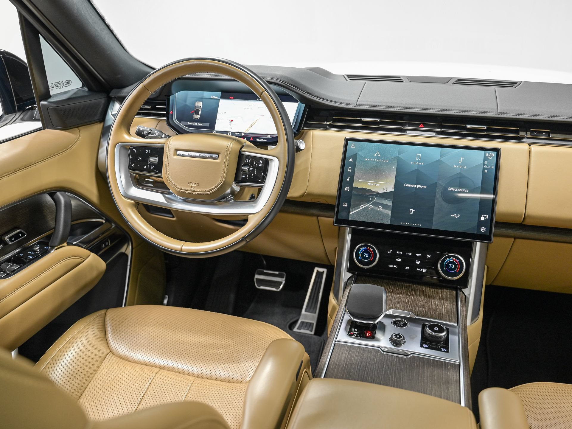 Used 2023 Land Rover Range Rover SE AWD/4WD image 25