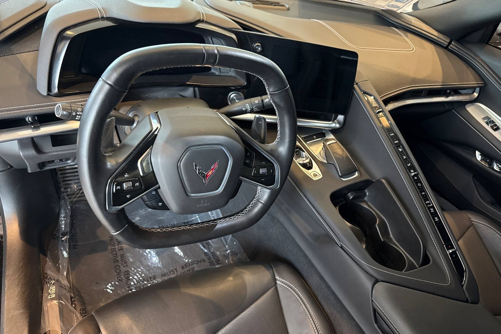 Used 2022 Chevrolet Corvette Stingray Coupe w/ Z51 Performance Package RWD image 12
