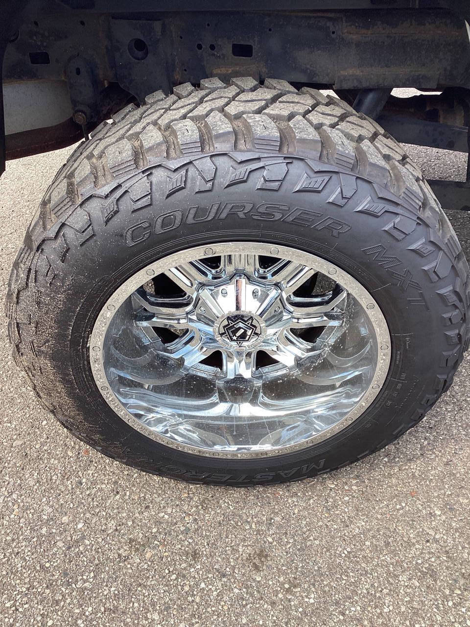 Used 2017 RAM 2500 SLT image 11