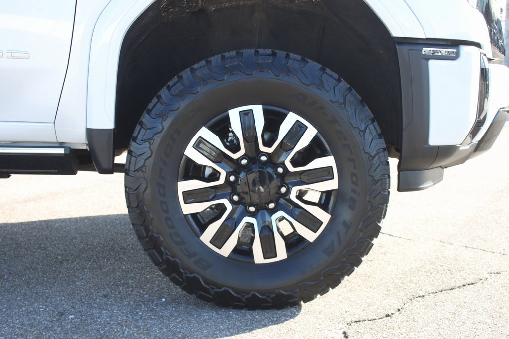 Used 2025 GMC Sierra 2500 Denali Ultimate image 4