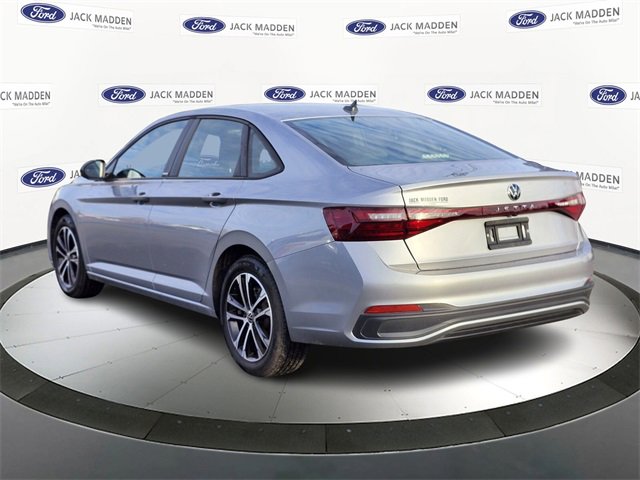Used 2025 Volkswagen Jetta Sport image 3