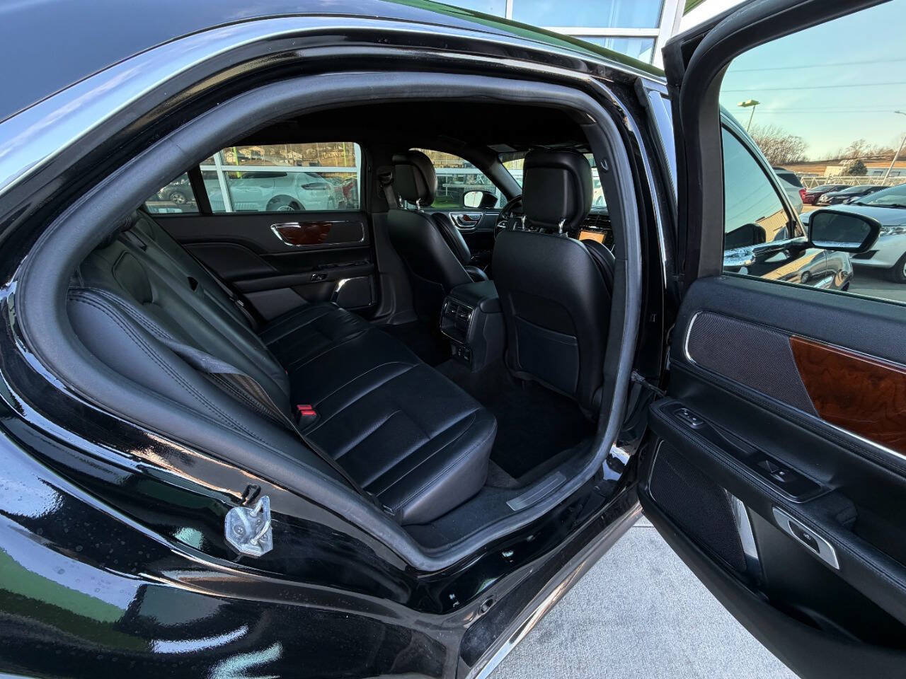 Used 2017 Lincoln Continental Select AWD/4WD image 15