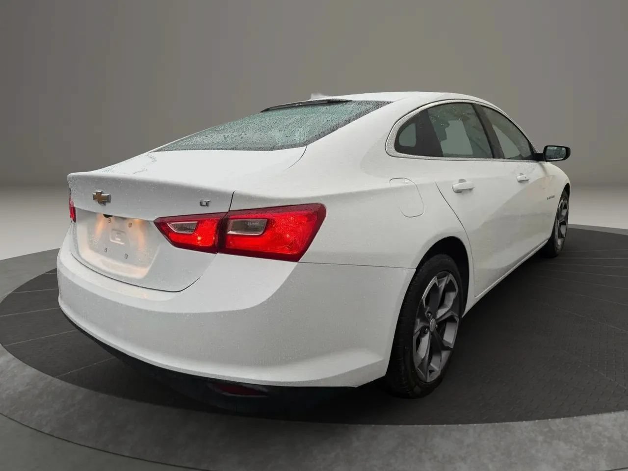 Used 2023 Chevrolet Malibu LT FWD image 5