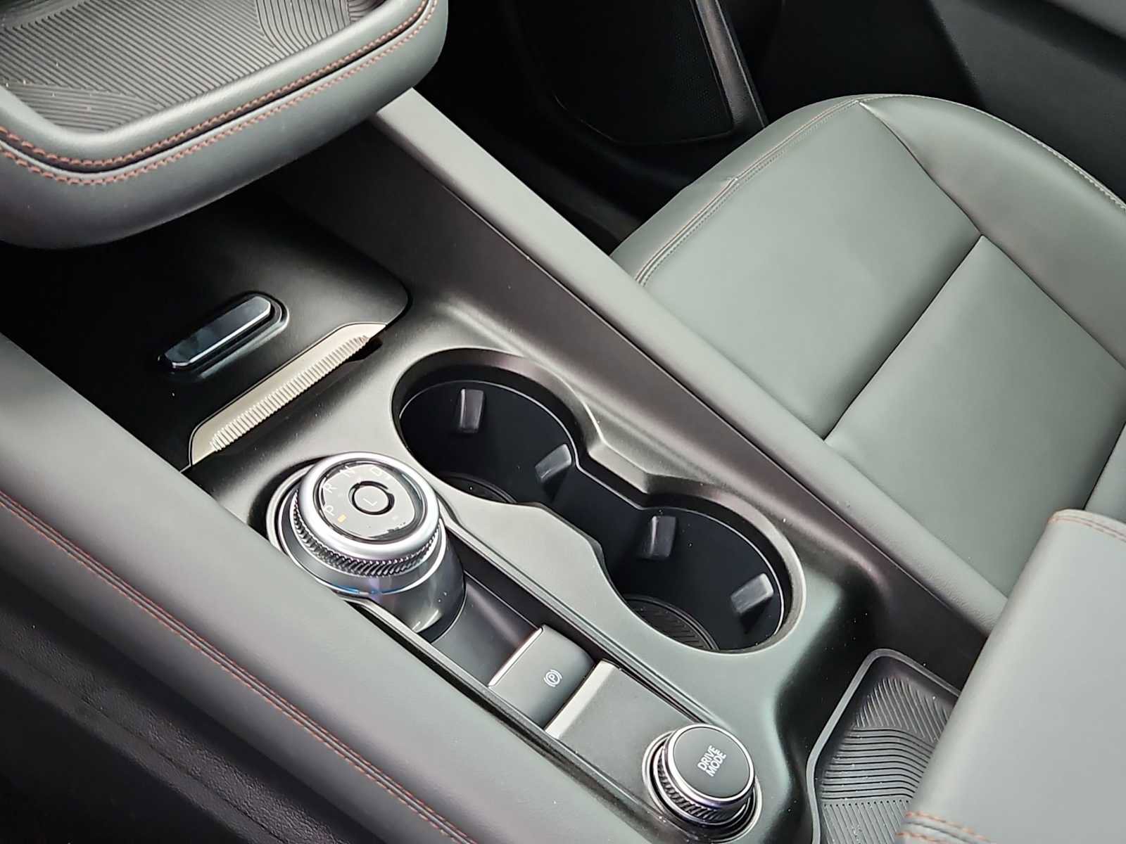 Used 2025 Ford Explorer Active w/ Active Comfort Package image 19