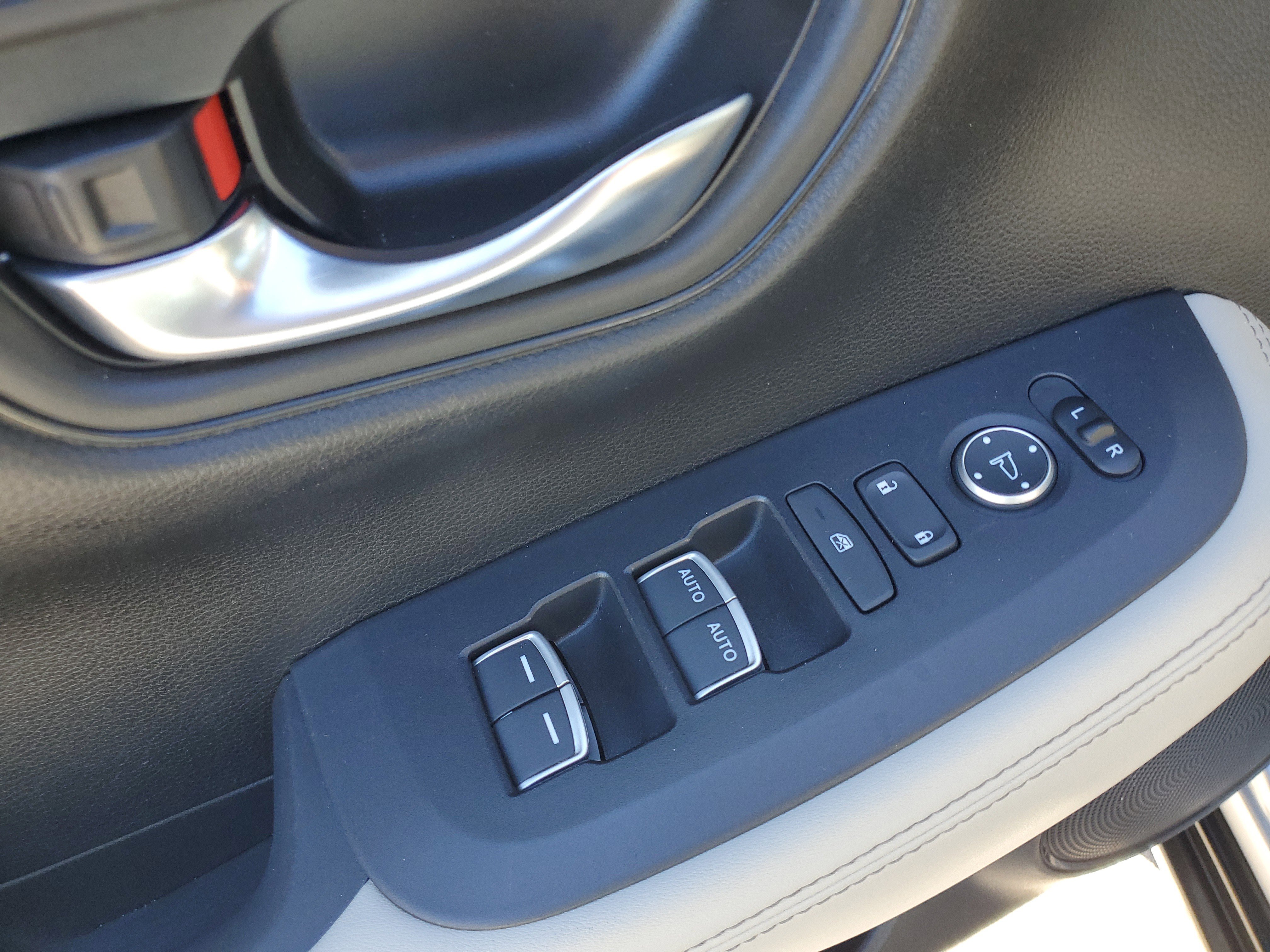 Used 2023 Honda HR-V EX-L image 28