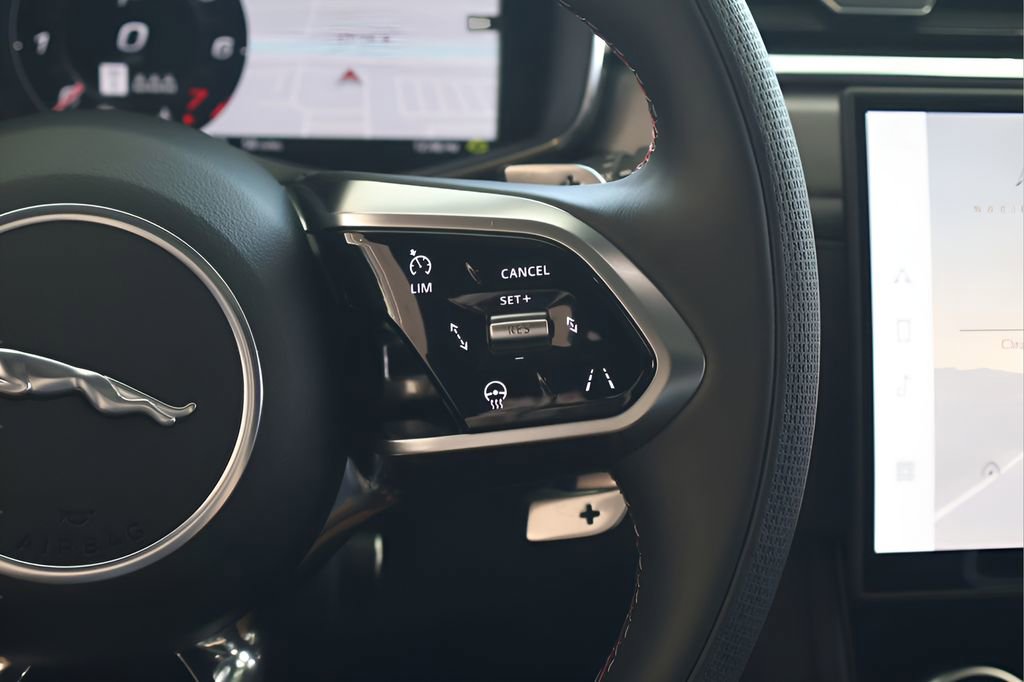 New 2026 Jaguar F-PACE SVR image 18