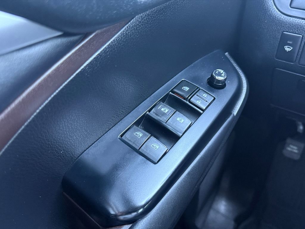 Used 2019 Toyota Highlander XLE AWD/4WD image 20