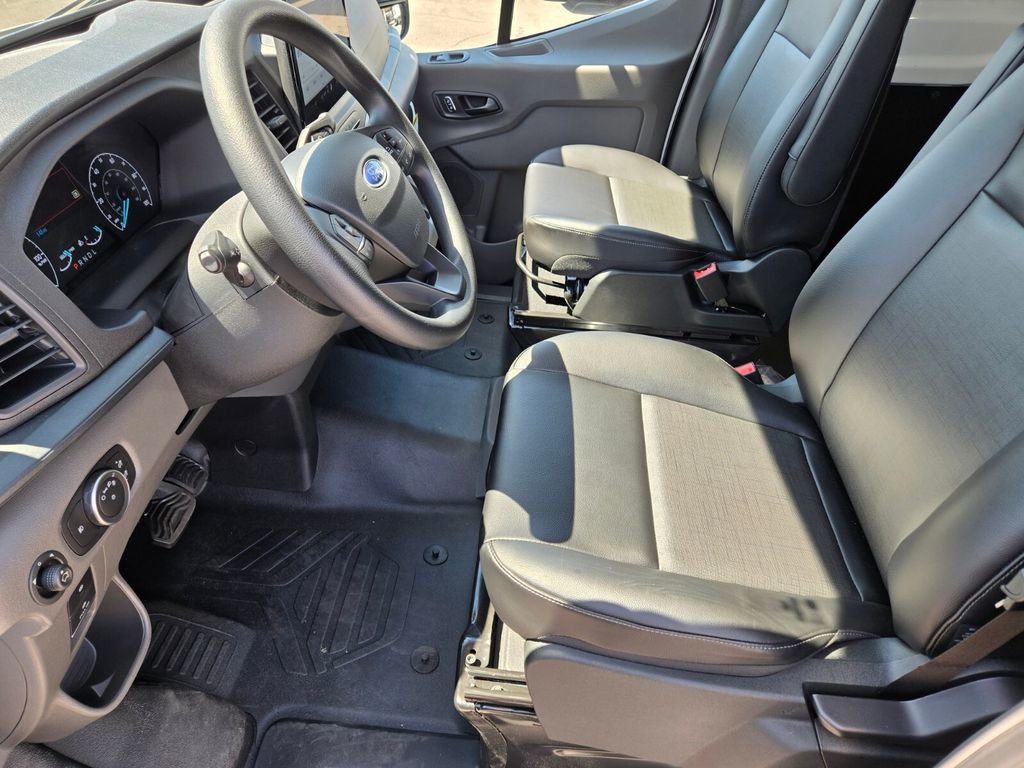 New 2025 Ford E-Transit Low Roof w/ Load Area Protection Package RWD image 9