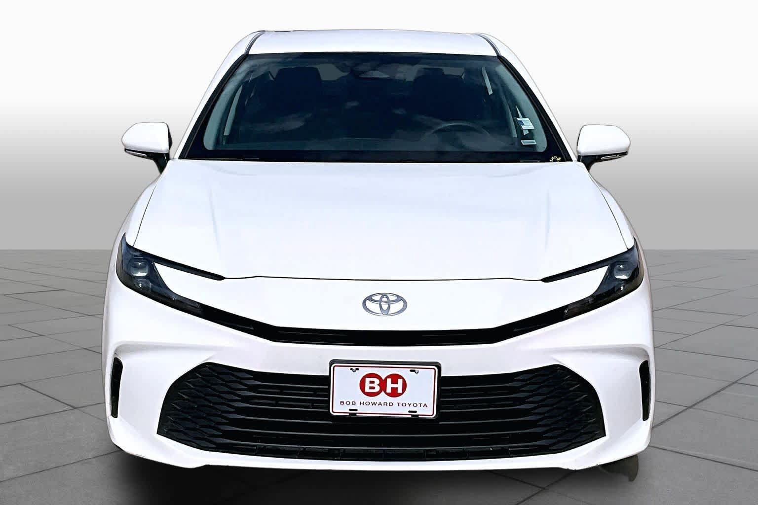 Used 2025 Toyota Camry LE FWD image 4