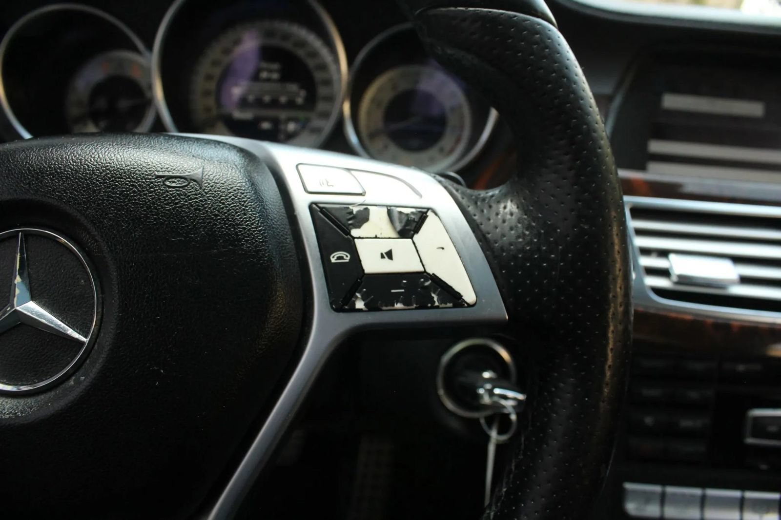 Used 2013 Mercedes-Benz CLS 550 w/ Premium I Pkg image 36