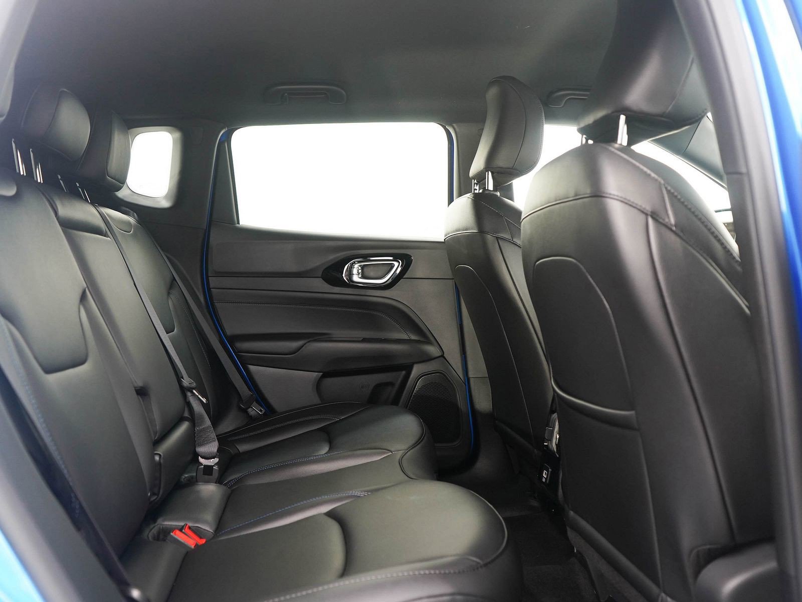 Used 2026 Jeep Compass Limited AWD/4WD image 13