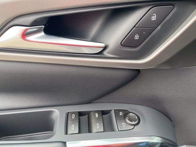New 2027 Chevrolet Traverse LT FWD image 18