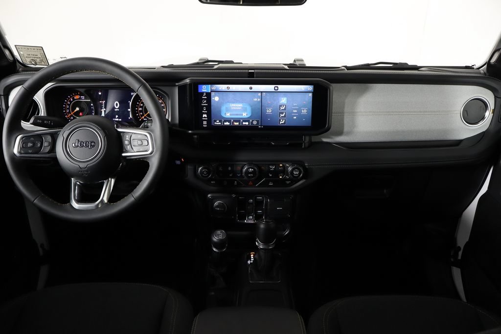 Used 2024 Jeep Wrangler Unlimited Sahara AWD/4WD image 13