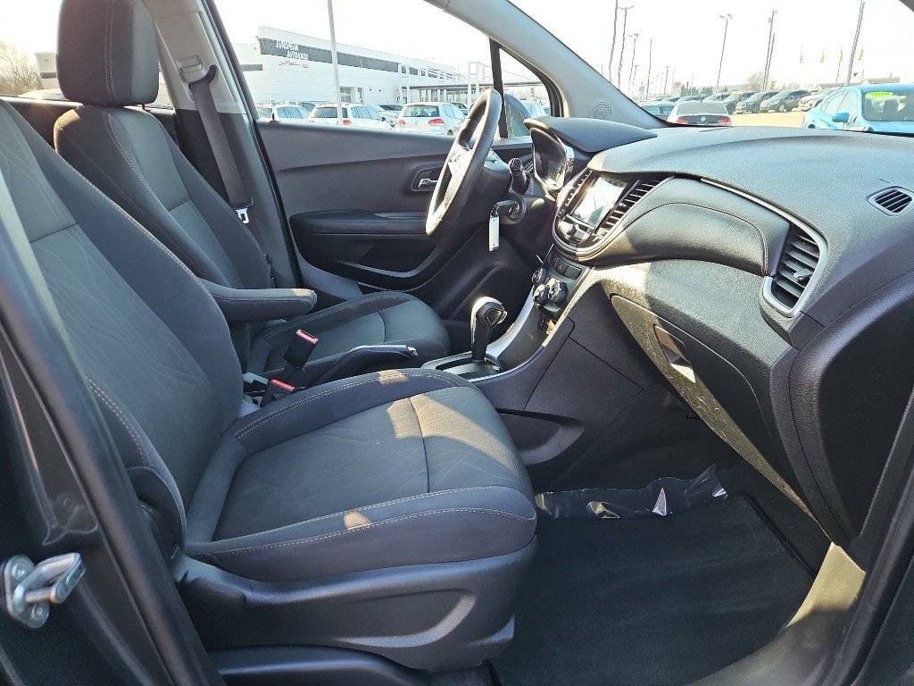Used 2018 Chevrolet Trax LT image 16