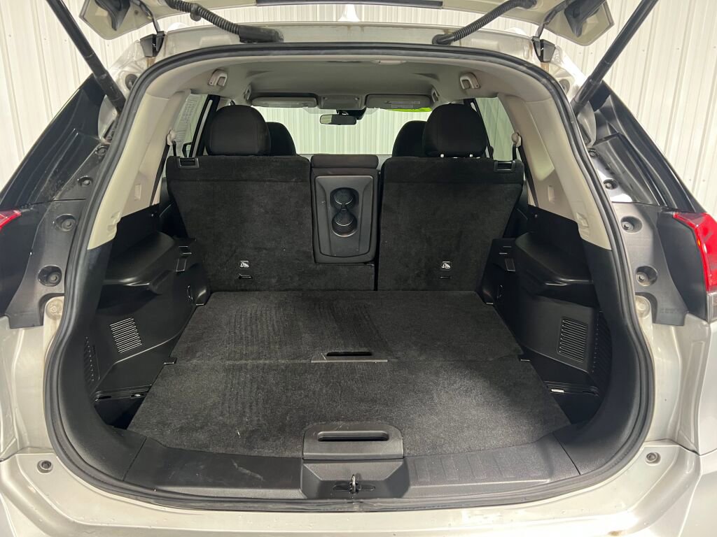 Used 2019 Nissan Rogue SV image 7