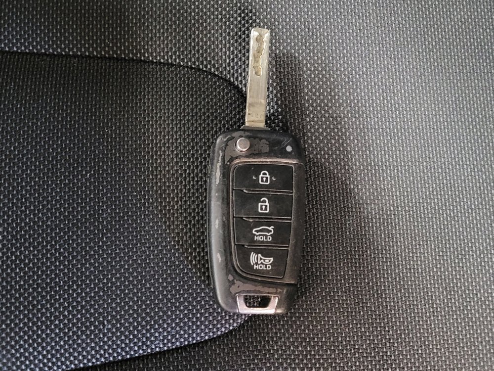 Used 2021 Hyundai Elantra SE image 32