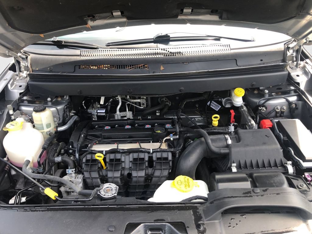 Used 2019 Dodge Journey SE w/ Connectivity Group FWD image 14