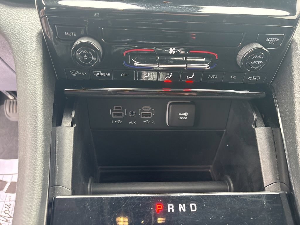 Used 2023 Jeep Grand Cherokee Laredo AWD/4WD image 23