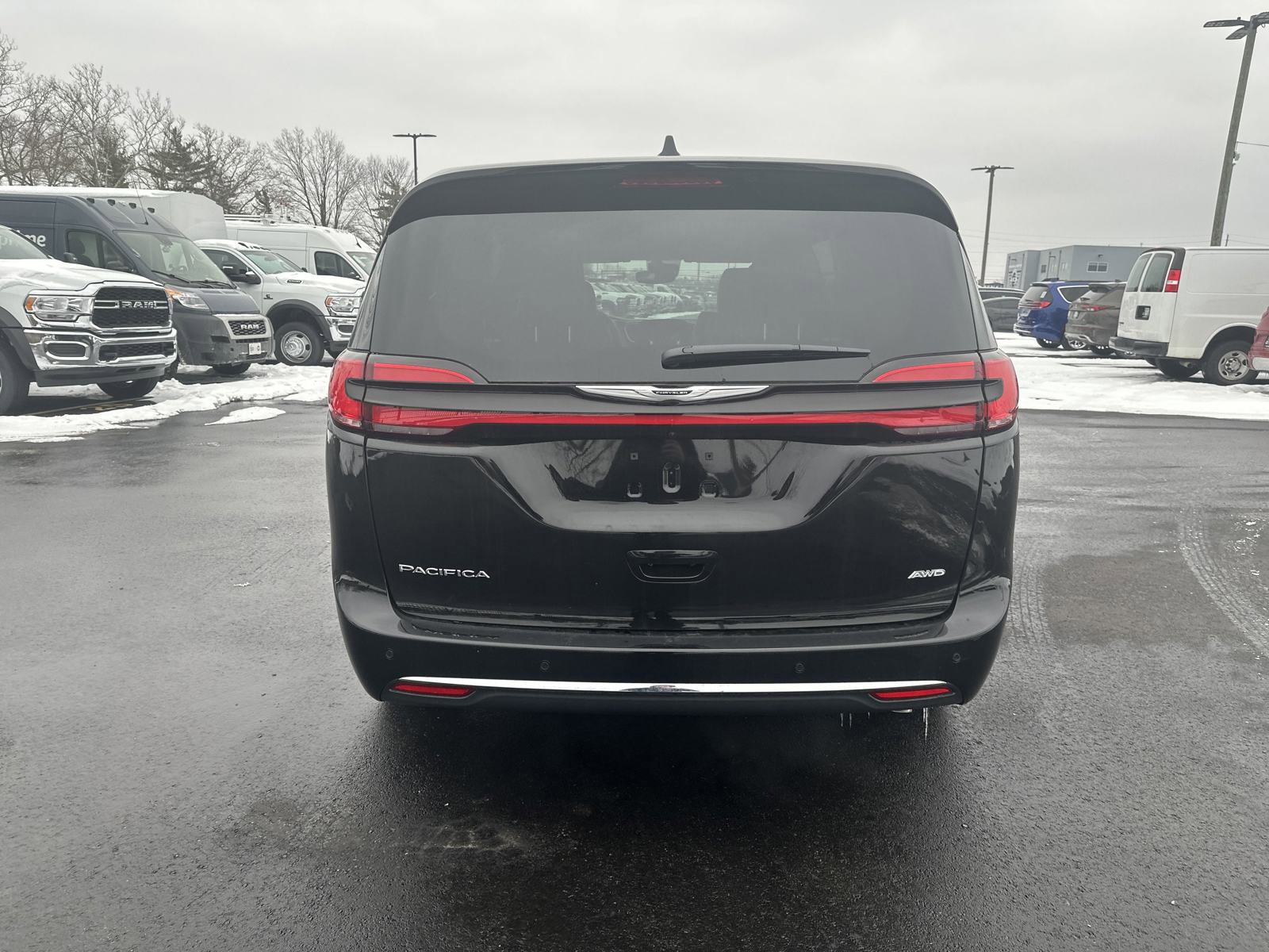 New 2025 Chrysler Pacifica Select image 8