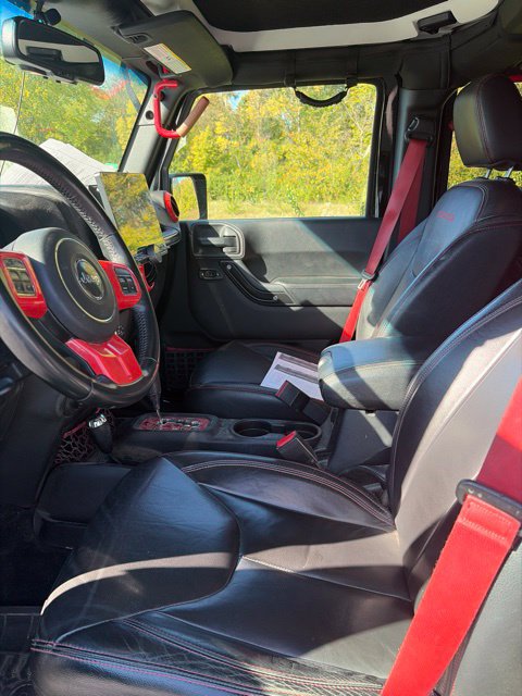 Used 2017 Jeep Wrangler Unlimited Rubicon AWD/4WD image 14