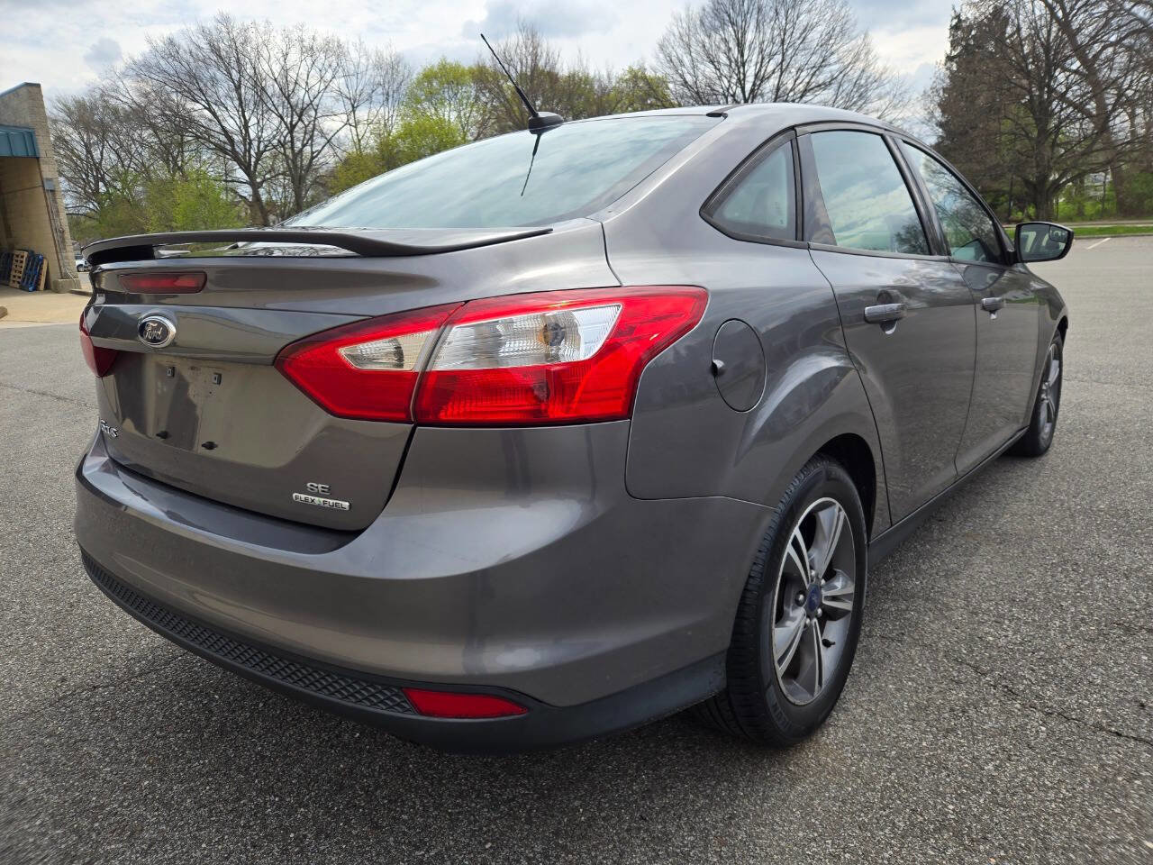 Used 2014 Ford Focus SE w/ SE Sport Package image 10