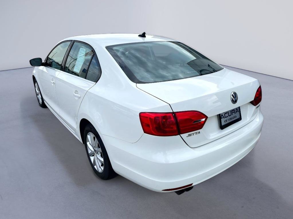 Used 2013 Volkswagen Jetta SE FWD image 2