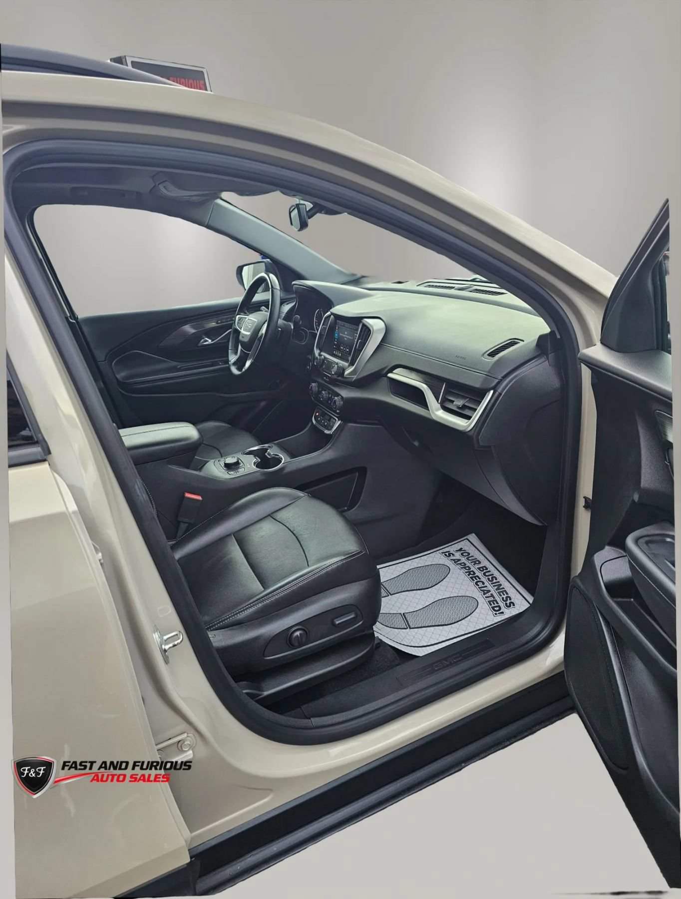 Used 2023 GMC Terrain SLT w/ Elevation Edition FWD image 8