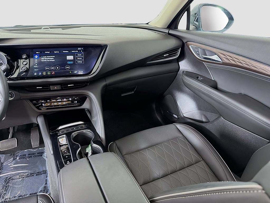 Used 2023 Buick Envision Avenir AWD/4WD image 31