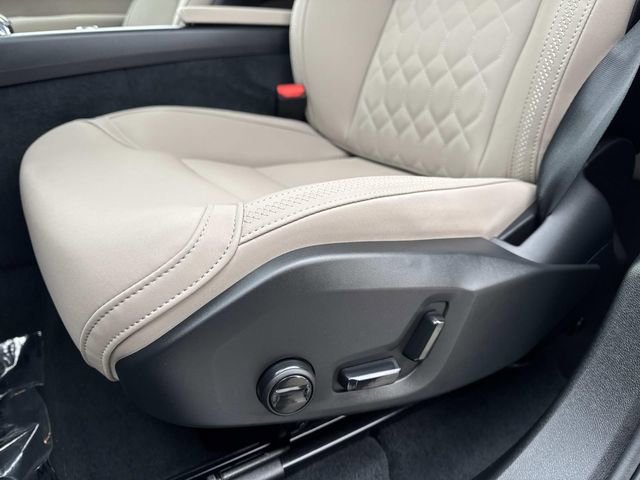 Used 2026 Volvo XC60 B5 Plus w/ Climate Package image 19