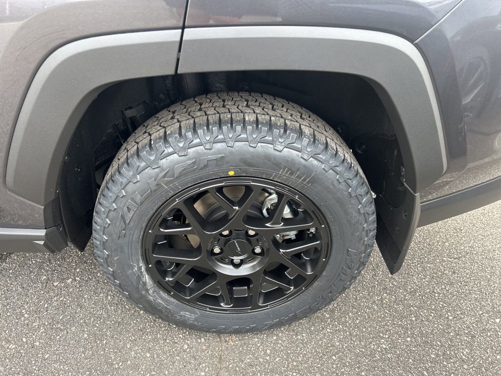 New 2025 Toyota RAV4 XLE image 14