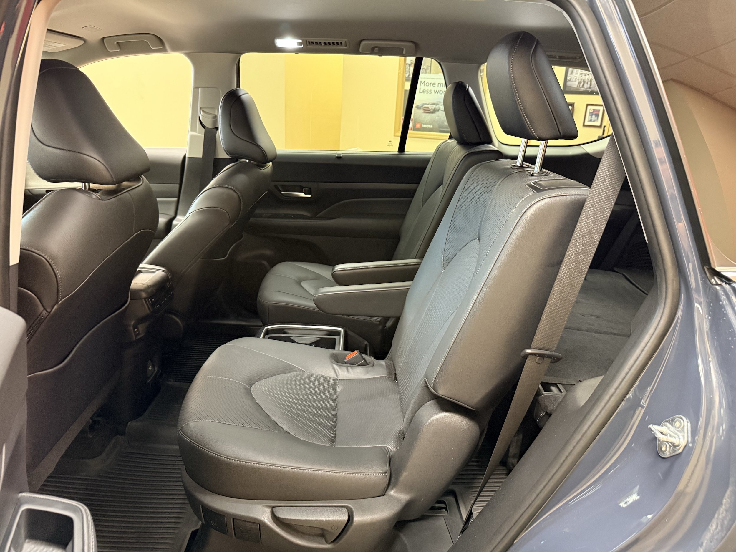 Used 2024 Toyota Grand Highlander AWD image 8