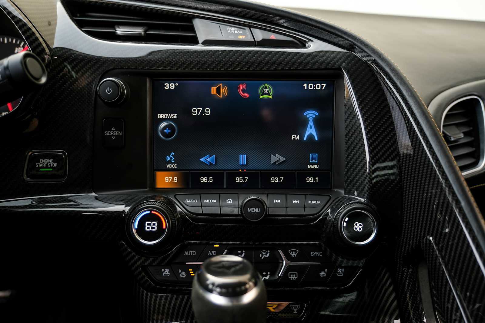 Used 2015 Chevrolet Corvette Z06 w/ 3LZ Preferred Equipment Group image 30