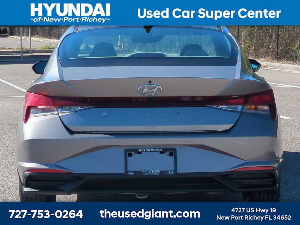 Used 2023 Hyundai Elantra SEL FWD image 4