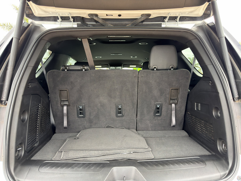 Used 2024 GMC Yukon SLT AWD/4WD image 6