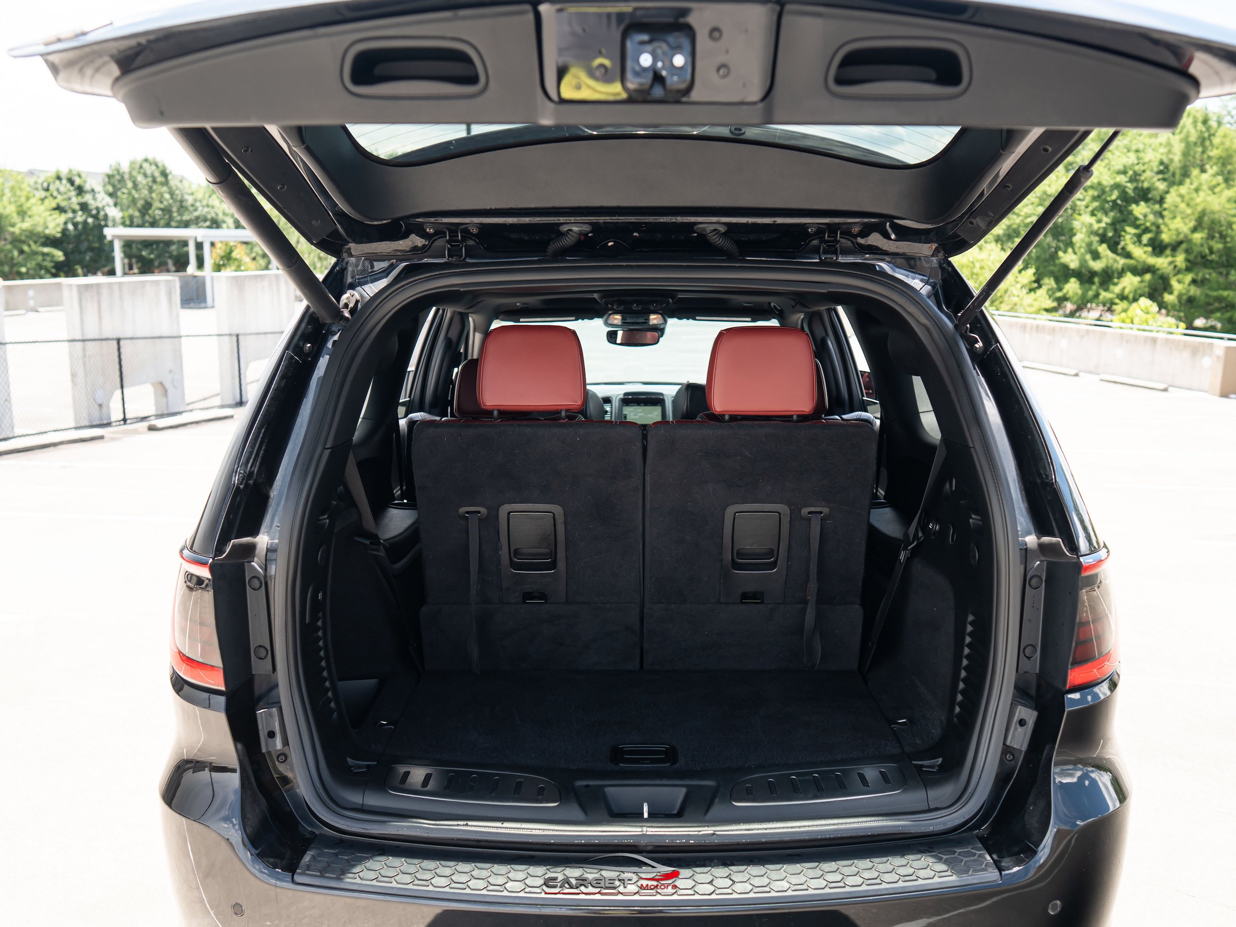 Used 2018 Dodge Durango SRT w/ Technology Group AWD/4WD image 50