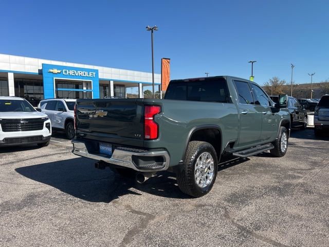 Used 2025 Chevrolet Silverado 2500 LTZ w/ LTZ Convenience Package image 3