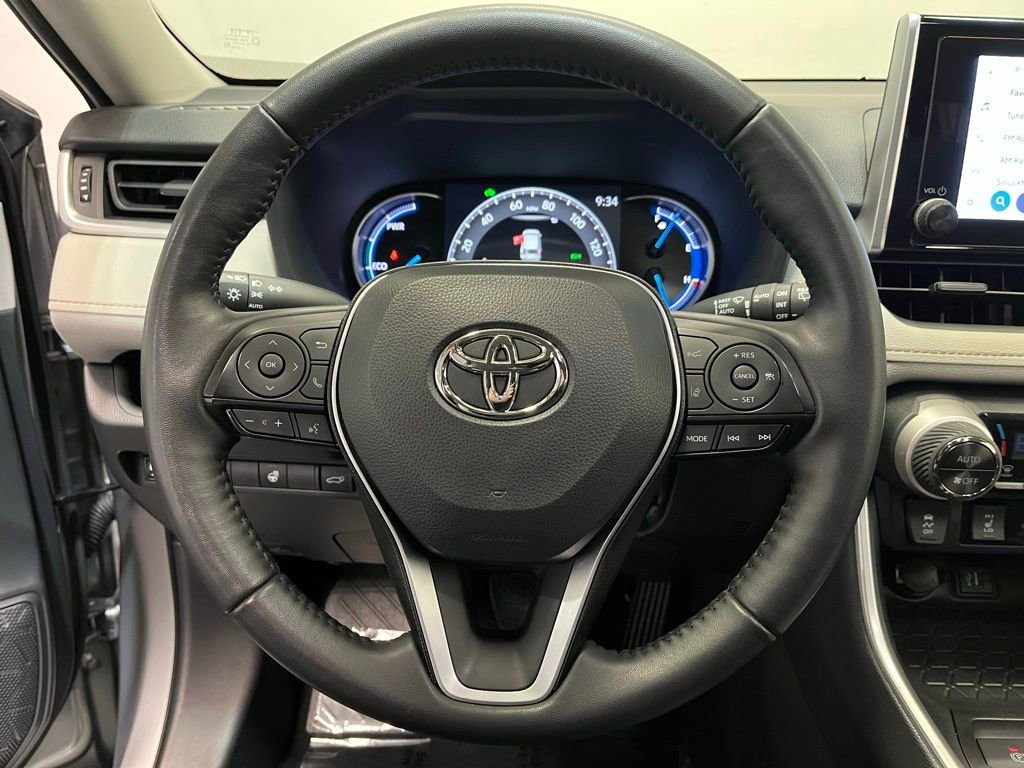 Used 2025 Toyota RAV4 XLE w/ Convenience Package AWD/4WD image 6