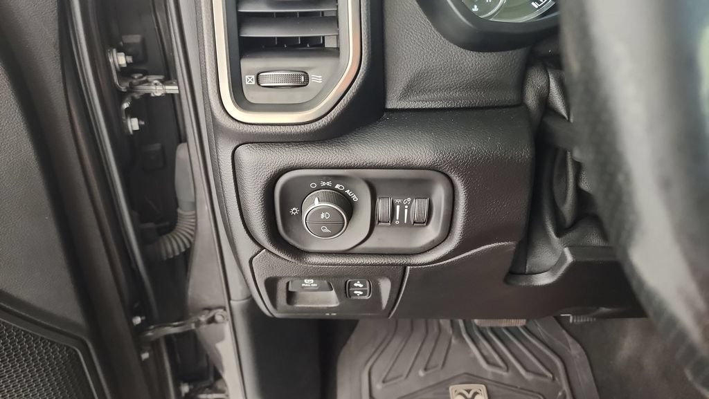 Used 2019 RAM 1500 Sport w/ Level 2 Equipment Group AWD/4WD image 23