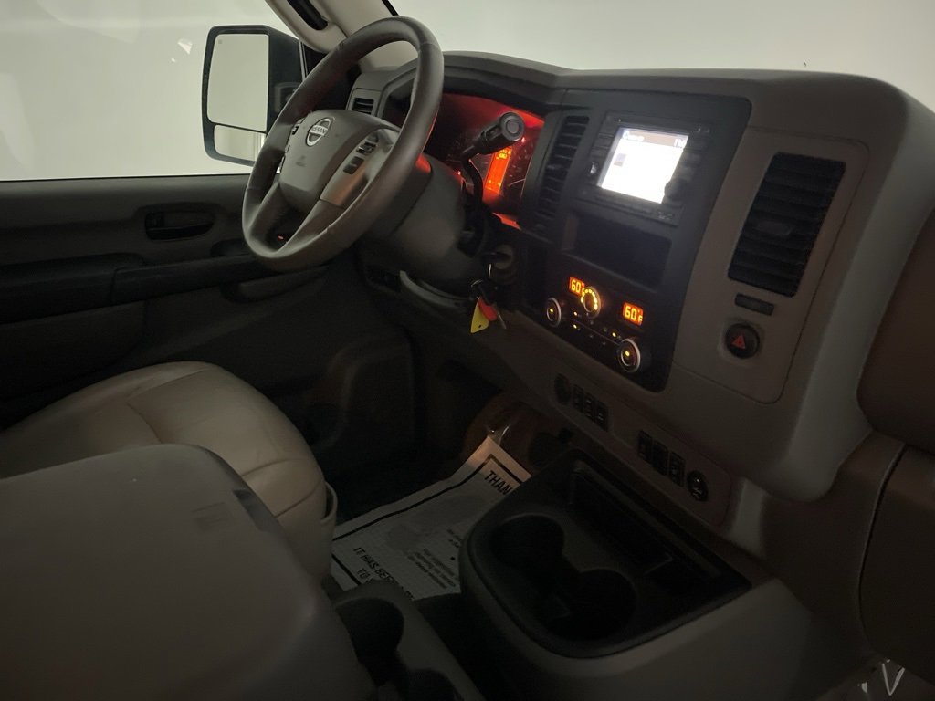 Used 2014 Nissan NV 3500 SL w/ Technology Package image 31