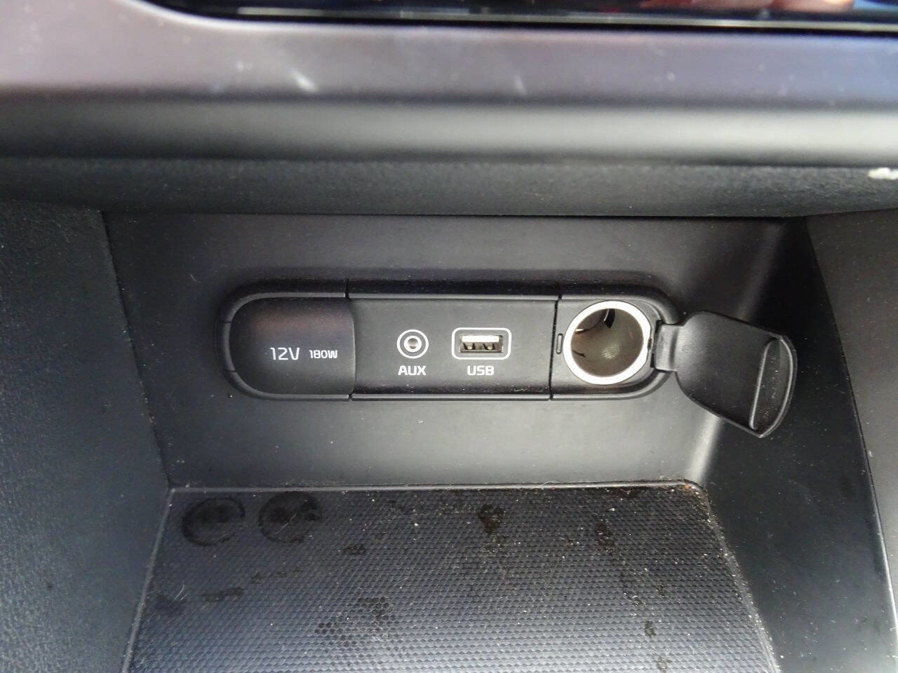 Used 2017 Kia Niro LX image 34