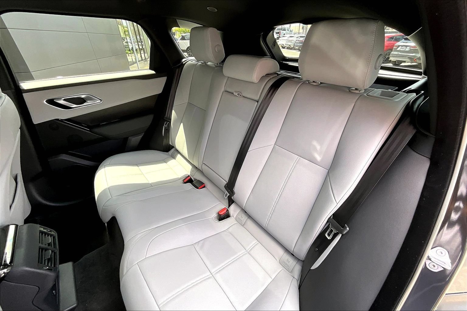 New 2026 Land Rover Range Rover Velar Dynamic SE AWD/4WD image 10