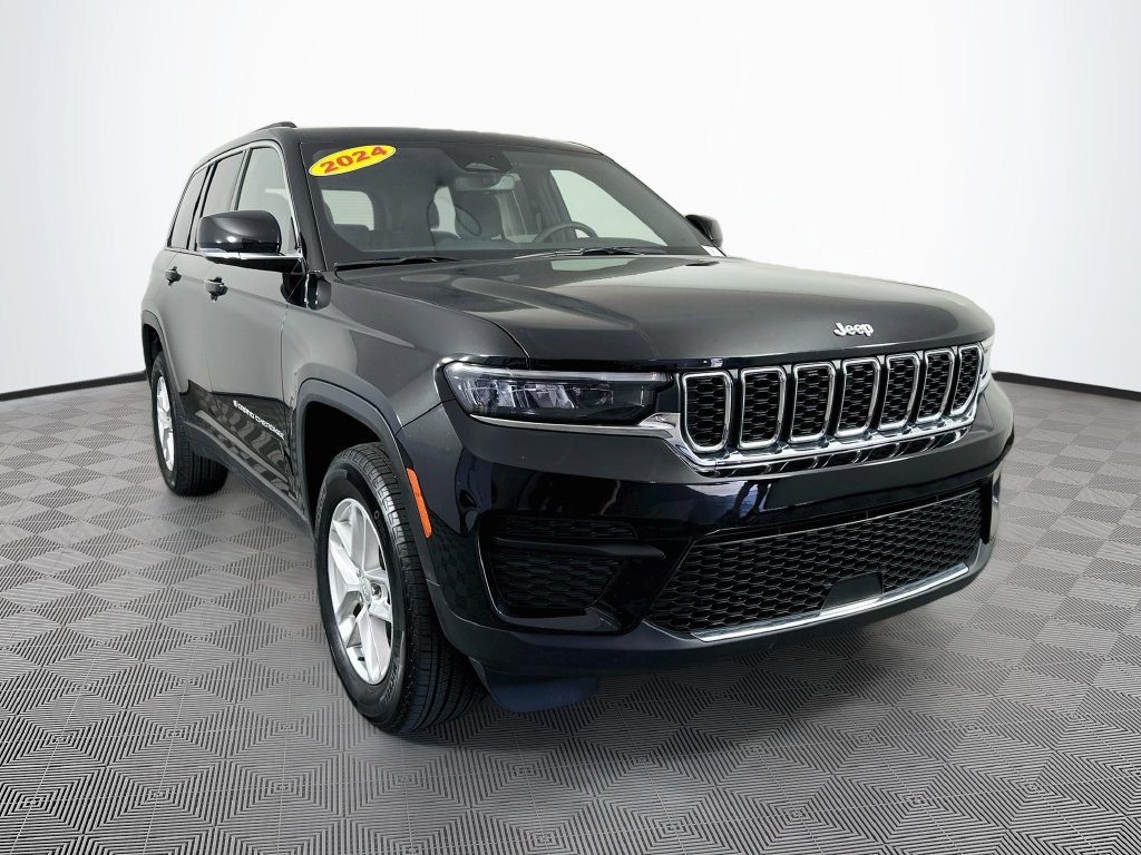 Certified 2024 Jeep Grand Cherokee Laredo X w/ Luxury Tech Group I AWD/4WD image 2