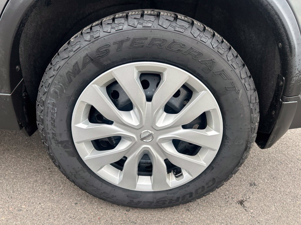 Used 2018 Nissan Rogue S AWD/4WD image 32