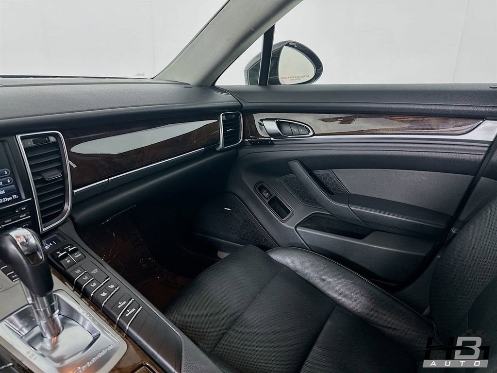 Used 2015 Porsche Panamera S w/ Premium Package Plus image 17