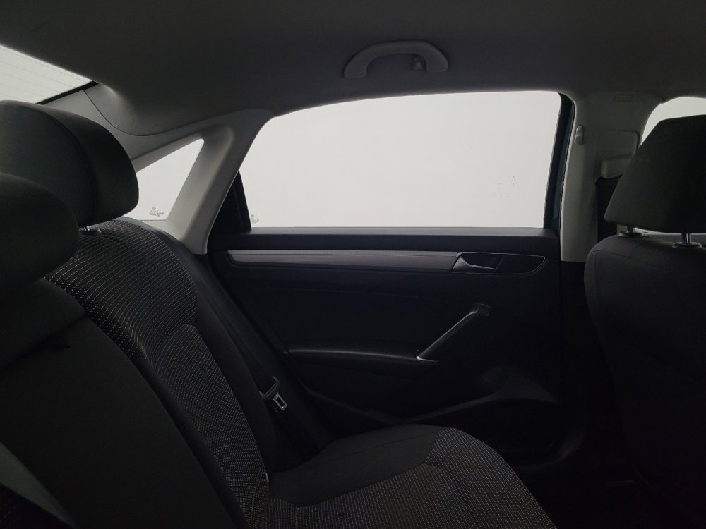 Used 2018 Volkswagen Passat 2.0T S image 19