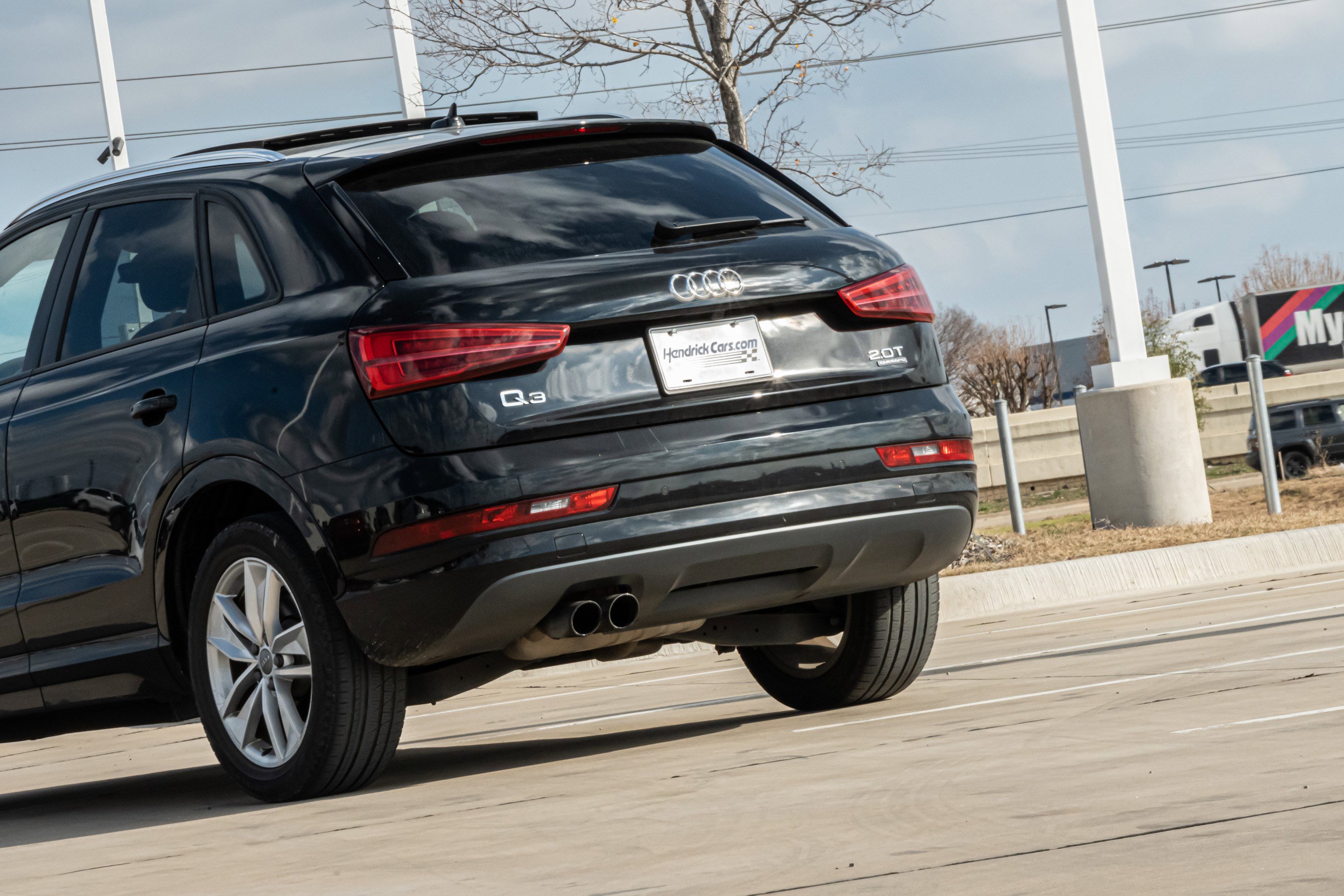 Used 2018 Audi Q3 2.0T Premium w/ Convenience Package image 6