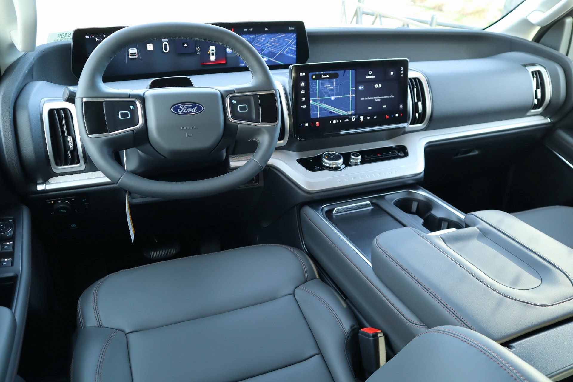 New 2025 Ford Expedition Active AWD/4WD image 2